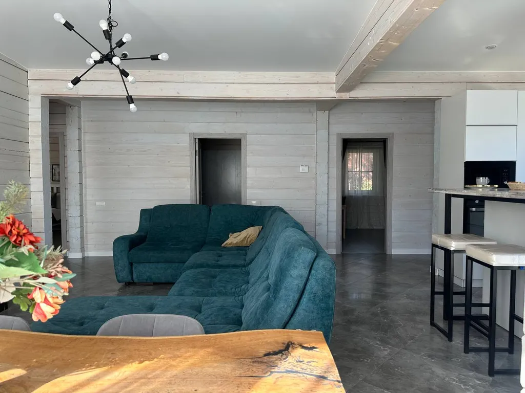 Уютный новый коттедж на берегу Финского залива
С баней на дровах