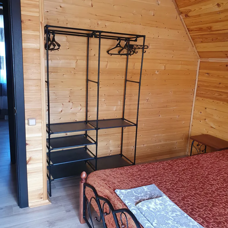 Деревянный большой дом