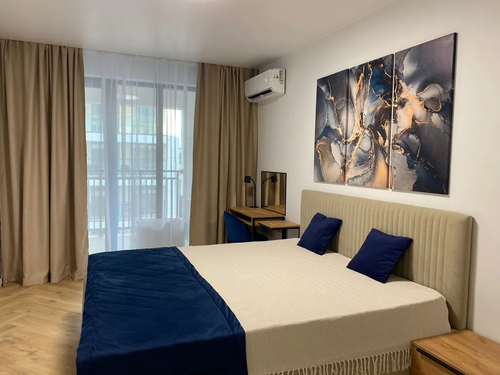 Апартаменты с бассейном на берегу моря