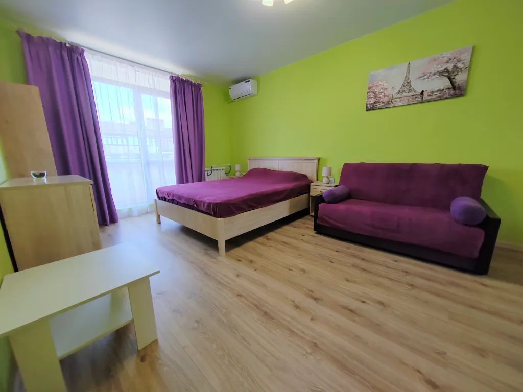 Уютная квартира с большой лоджией - террасой у открытого моря