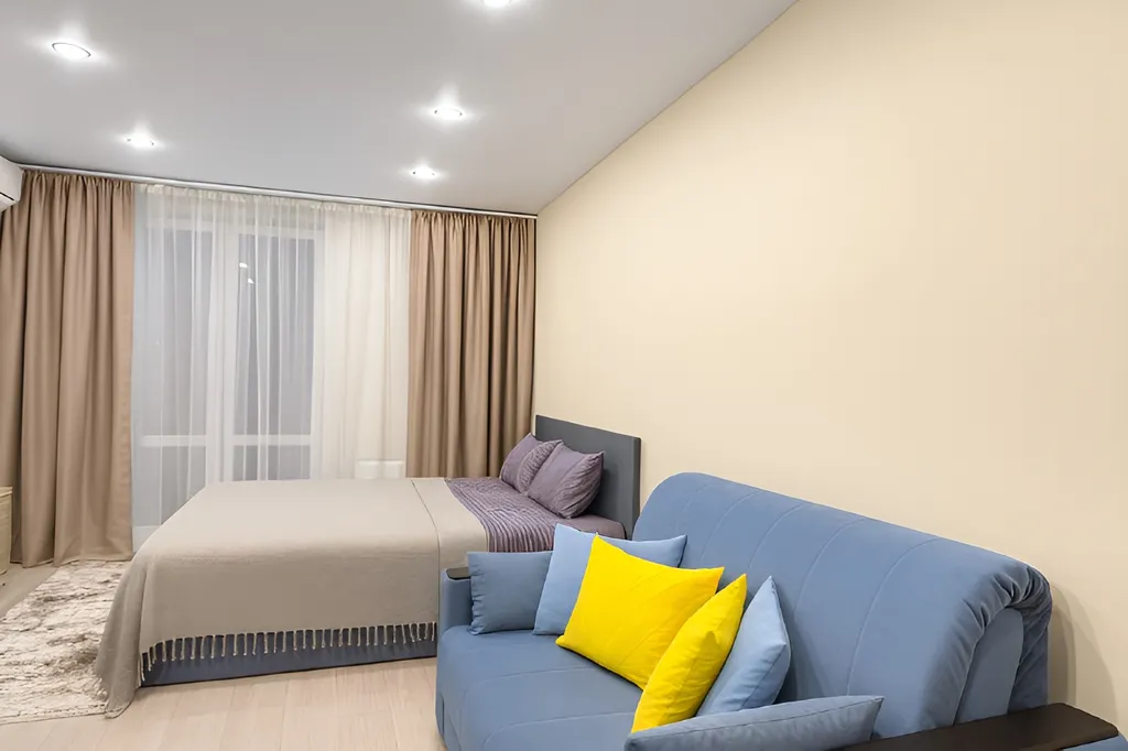 Студия с балконом и парковкой, рядом с набережной