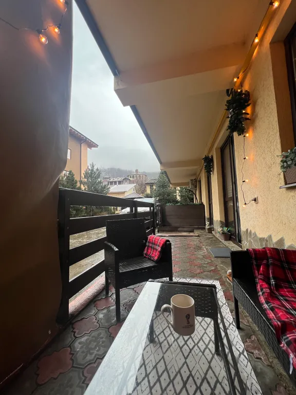 Апартаменты  с террасой с видом на горы в самом центре курорта Красная