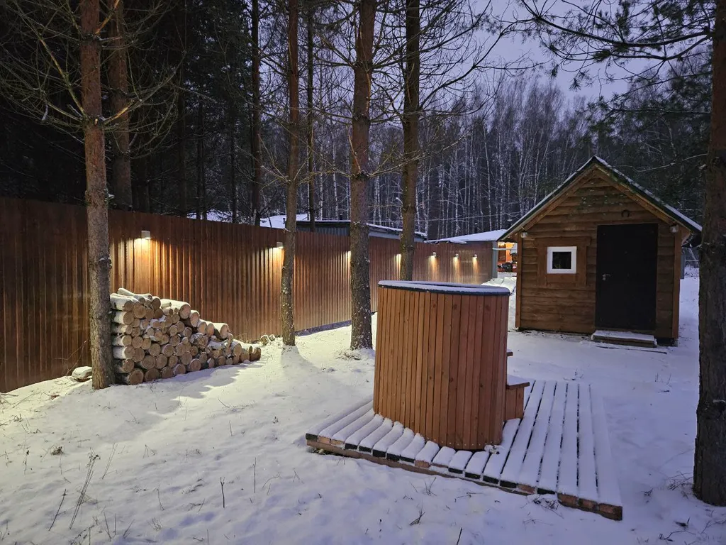 Дом, баня, чан, отапливаемая беседка