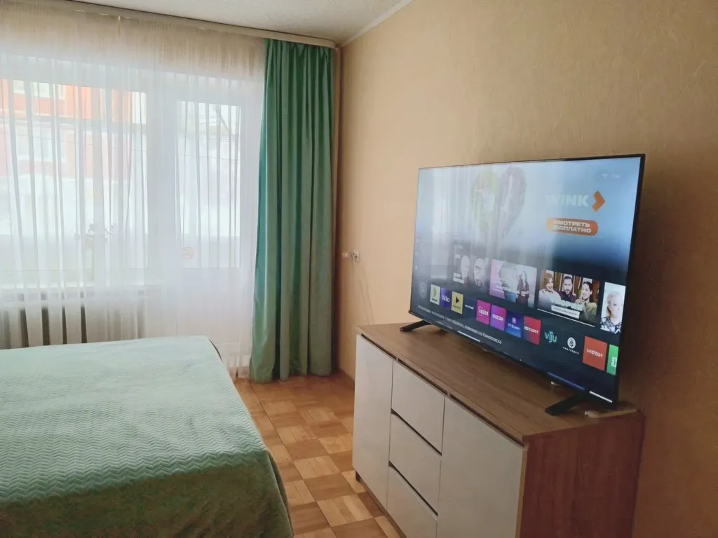 2-комнатная квартира с двумя кроватями и диваном