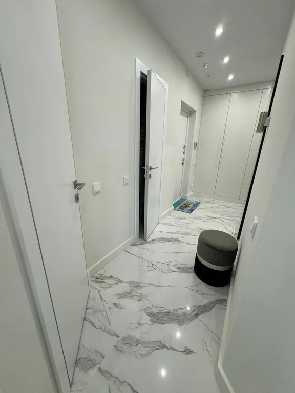 Квартира Квартира Двухкомнатная с 2 санузлами, проектором на балконе, бассейном на территории — Адлер