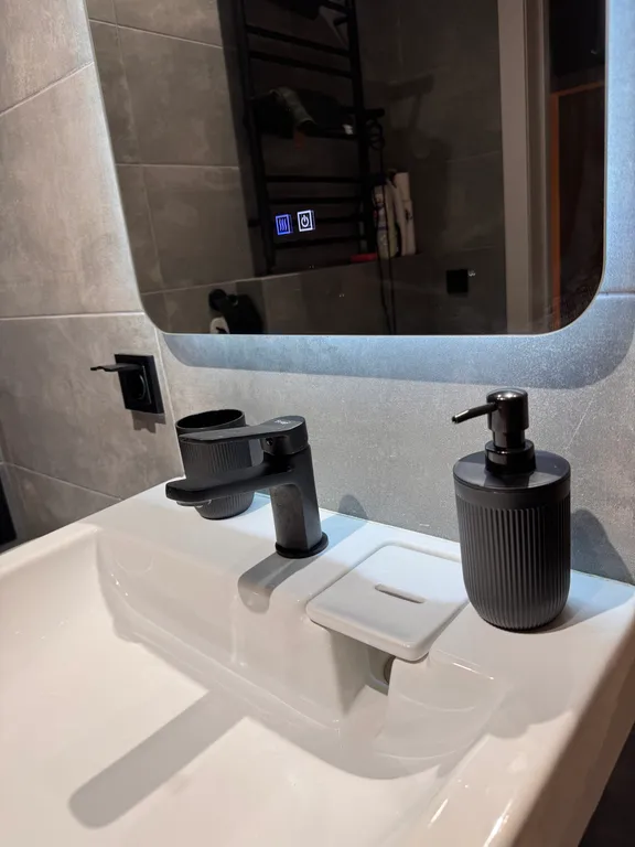 Современная квартира в элитном ЖК с охраной и парковкой