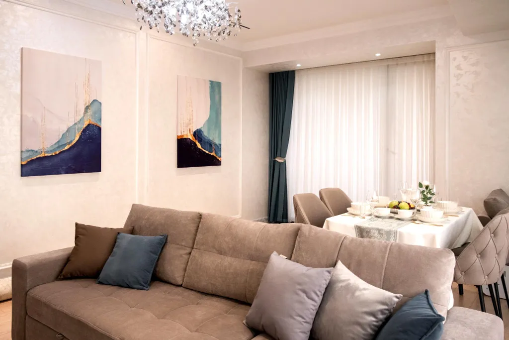 Квартира бизнес-класса с панорамными окнами в центре