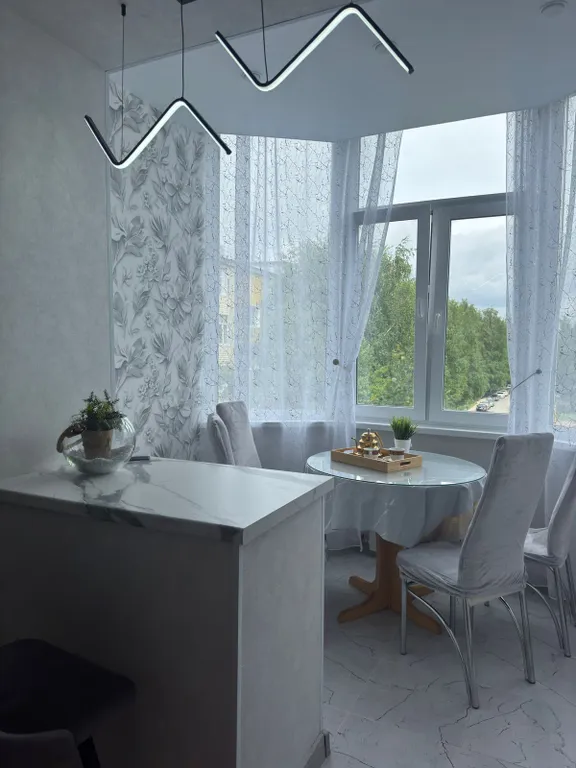 Уютная двухкомнатная квартира на Мира 3