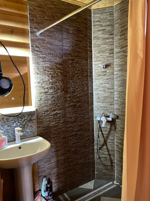 Домик на берегу моря на первой линии