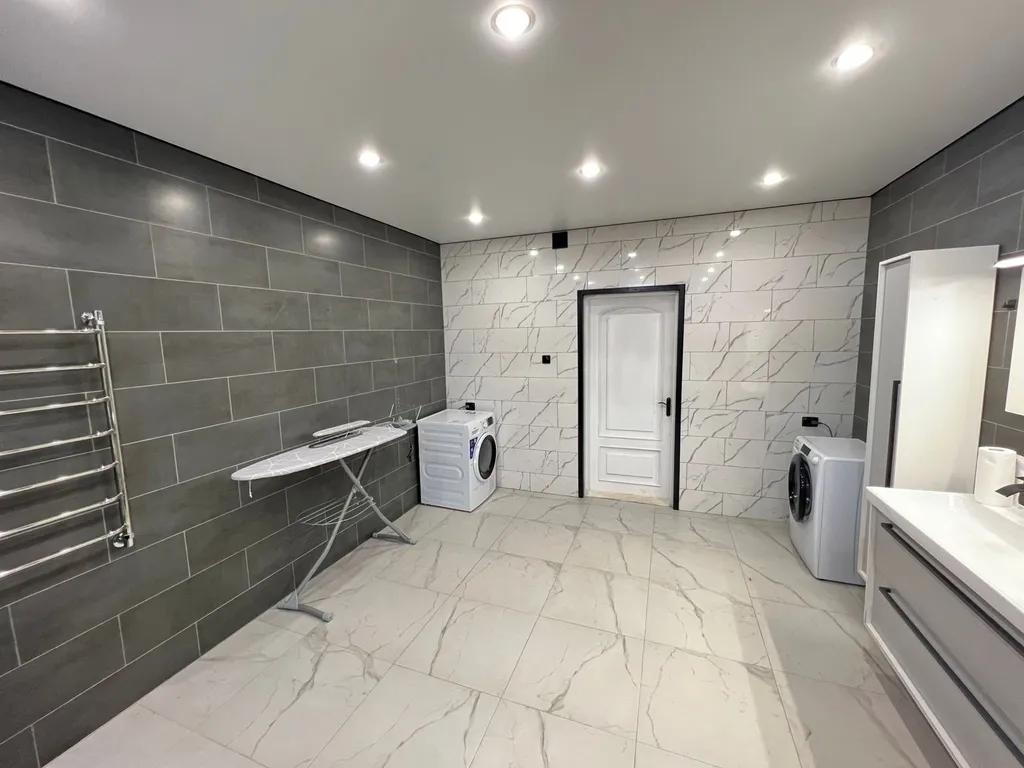 Дом с баней, бильярдом и бассейном в Подмосковье