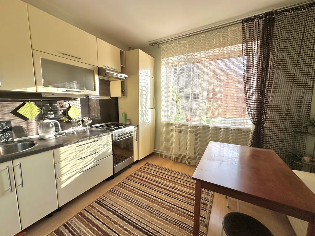 Просторная 2-х комнатная квартира — аренда посуточно в Новомосковск