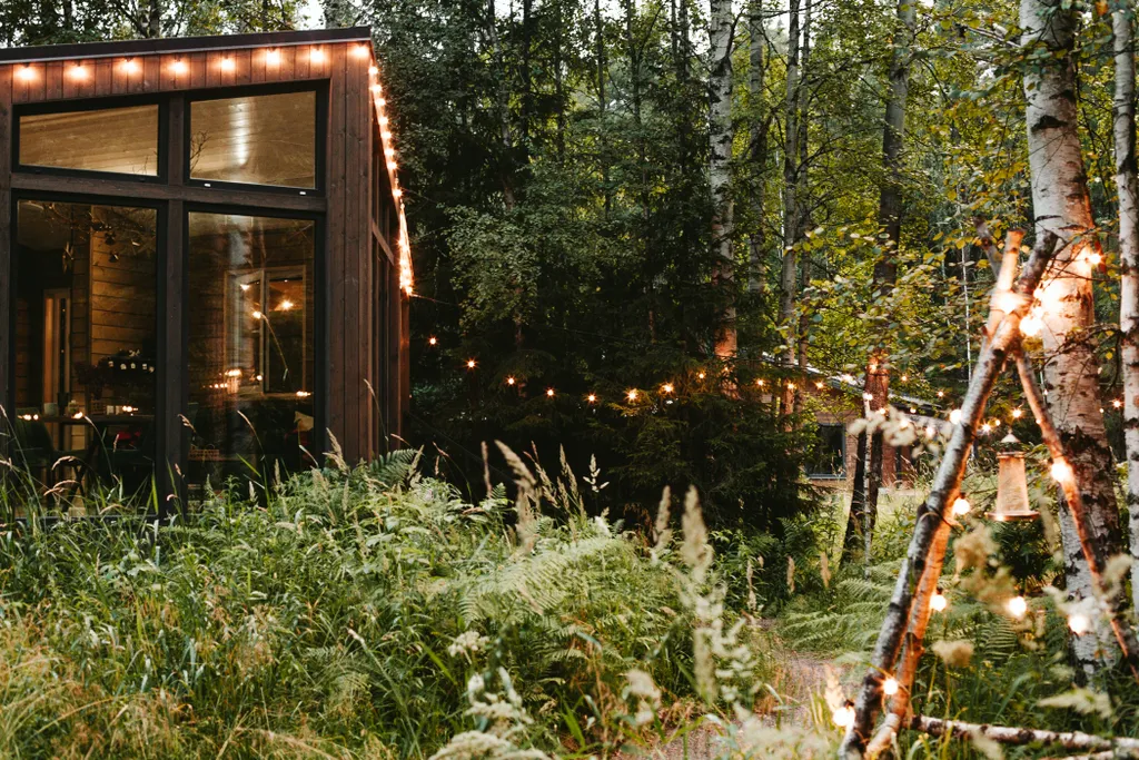 Уютный дом в лесу