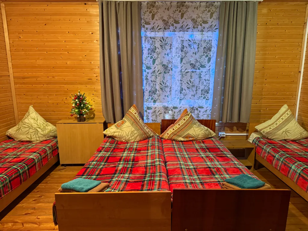 Квартира Жилая комната в деревянном домике четырёхместная — Апшеронск