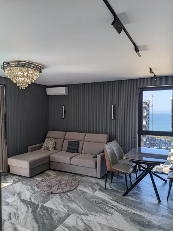 Квартира с отдельной спальней с лучшим видом на море и стадион