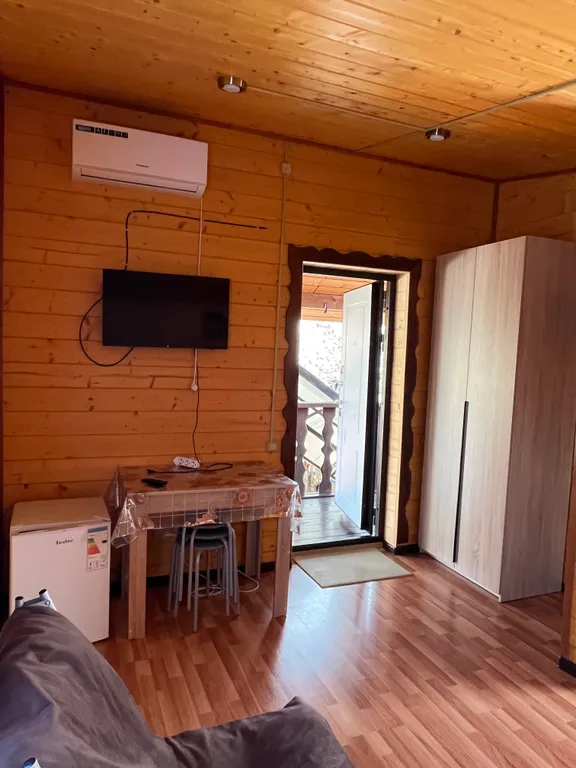 Номер у реки Дах с видом на горы