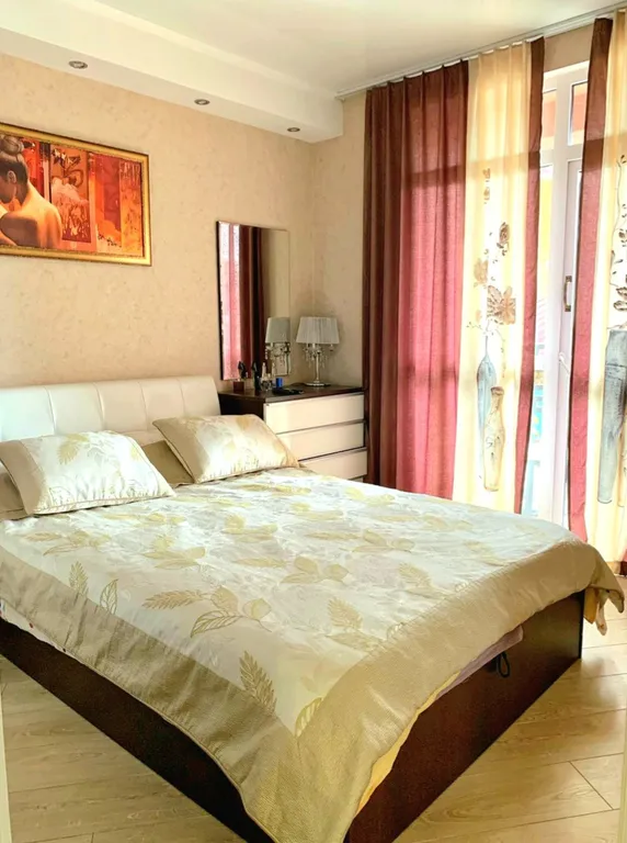 Большая двухкомнатная квартира в центре Адлера — аренда посуточно в Адлер