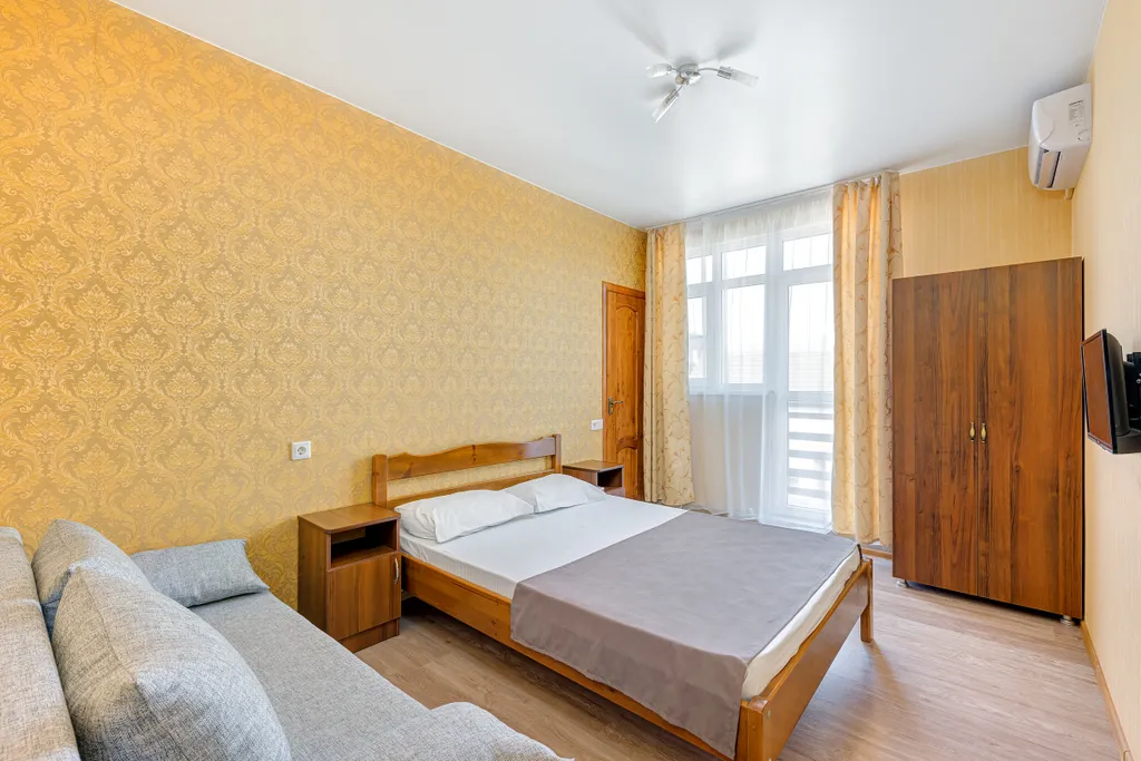 Квартира Квартира Номер в гостевом доме с бассейном в Голубой бухте — Геленджик