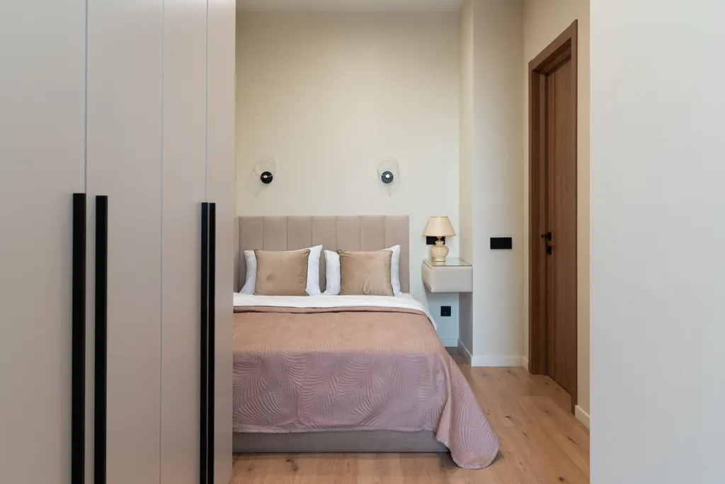 Просторная дизайнерская квартира с видовой терассой на берегу моря