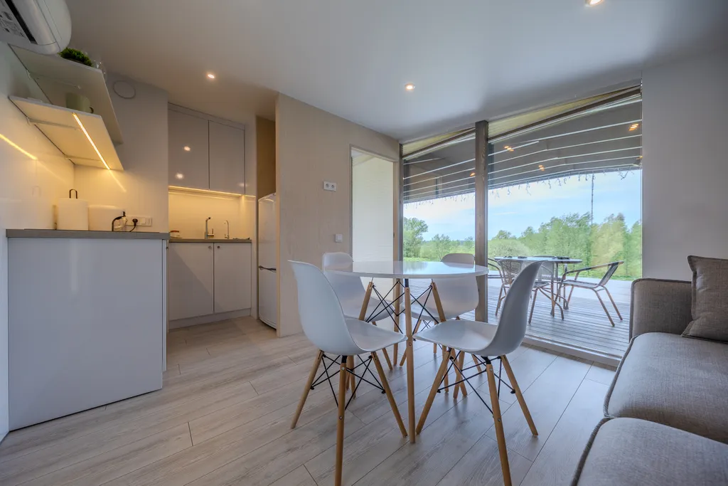 Эко-дом с горячей джакузи и профессиональным грилем на террасе