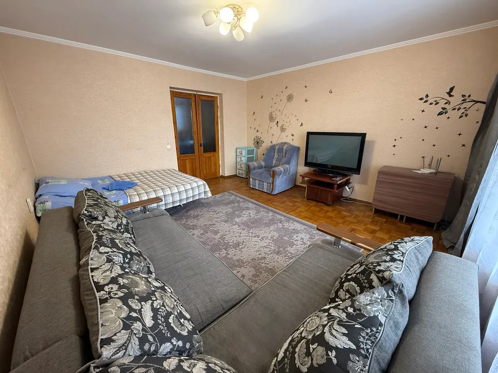 Трёхкомнатная квартира на 1 этаже в коттедже