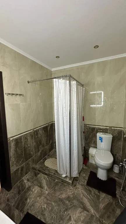 Шале с видом на горы и реку moon house arkhyz