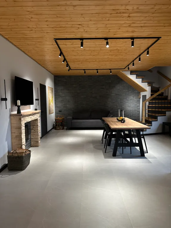 Дом в лесу с баней и бассейном