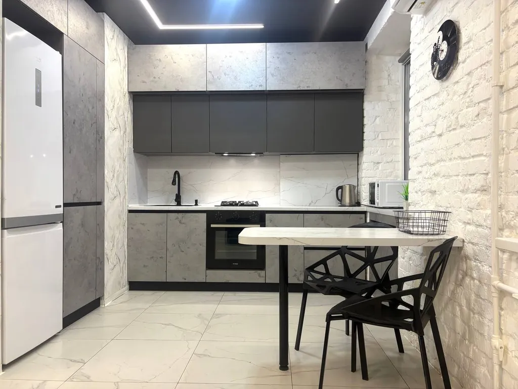 KenigApart Шикарная евротрешка в самом центре города