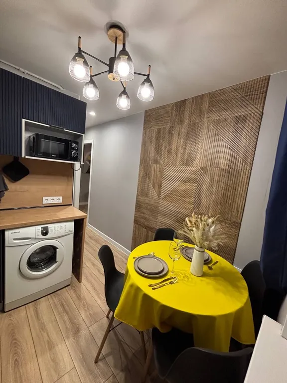 Квартира у метро со свежим ремонтом и новой мебелью