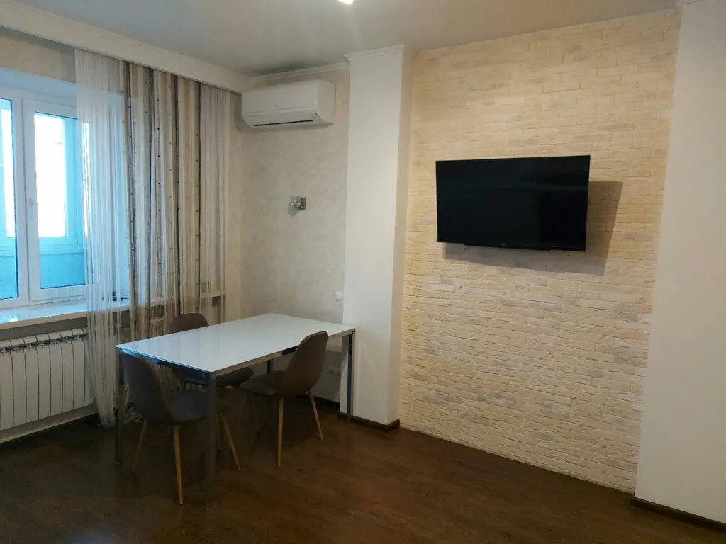 Уютная квартира у Галереи Чижова