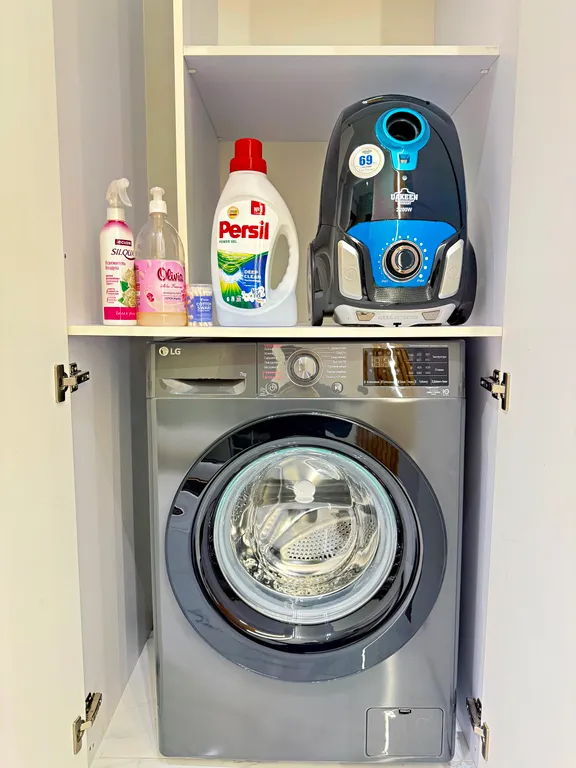 Kazakhstan resident's 171 by Royal rentals