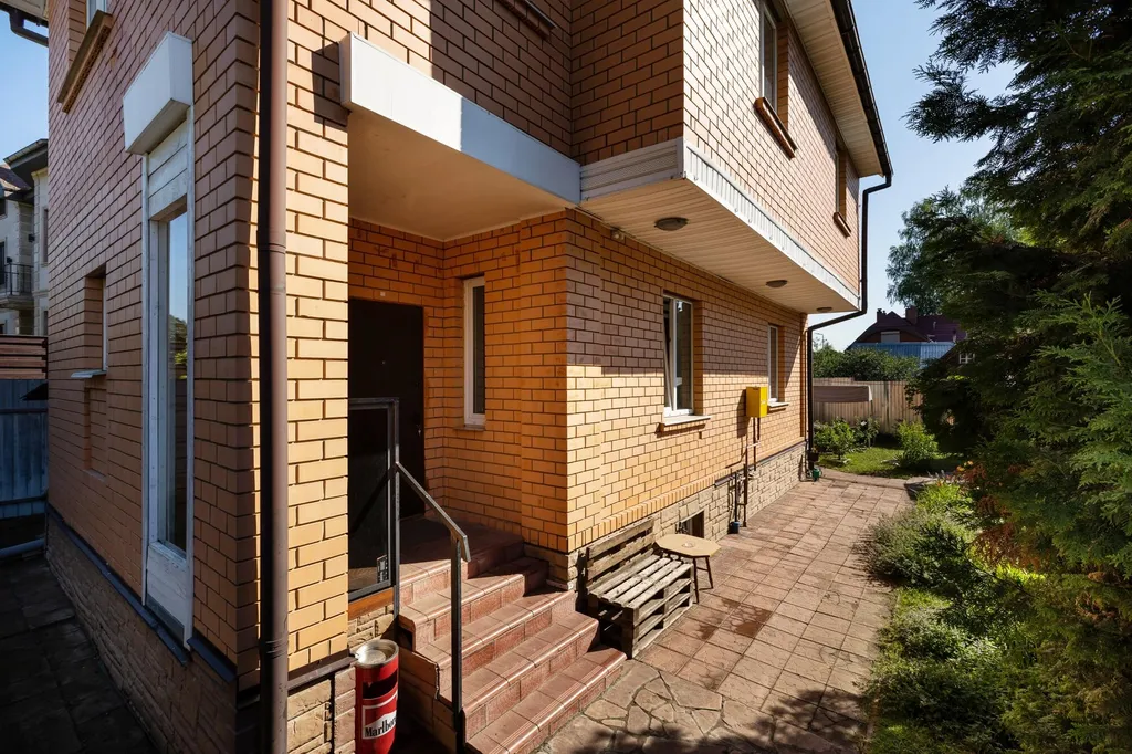 Коттедж с баней на дровах рядом с европарком