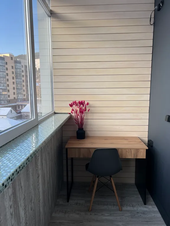 Новая квартира в центре города с видом на горы