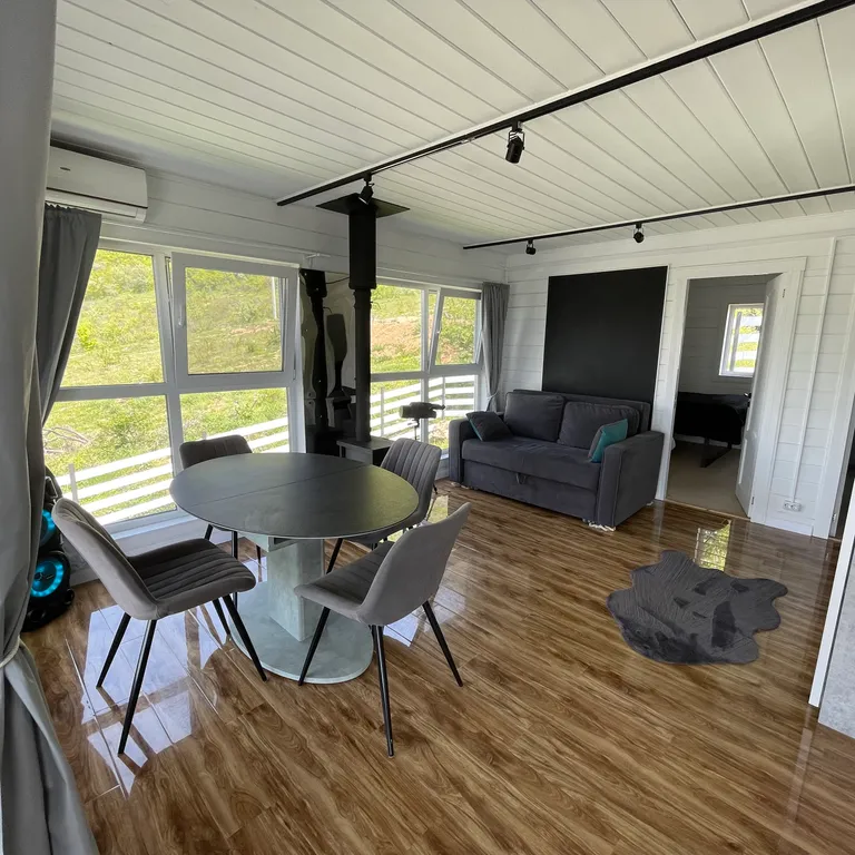 Коттедж Домик в горах Cherrychillvillage — Лучистое