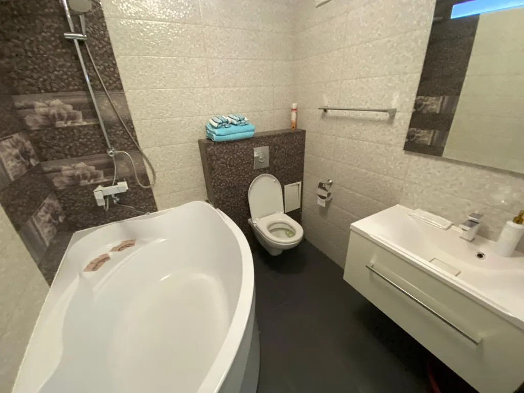 Простороная однокомнатная квартира с панорамной лоджией