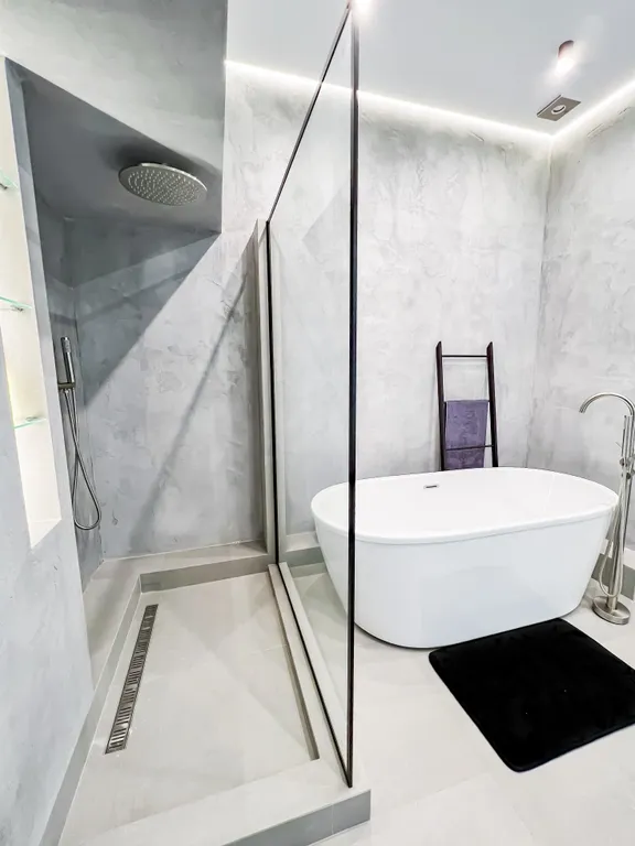 Двухуровневые апартаменты с прямым выходом к бассейну и у моря