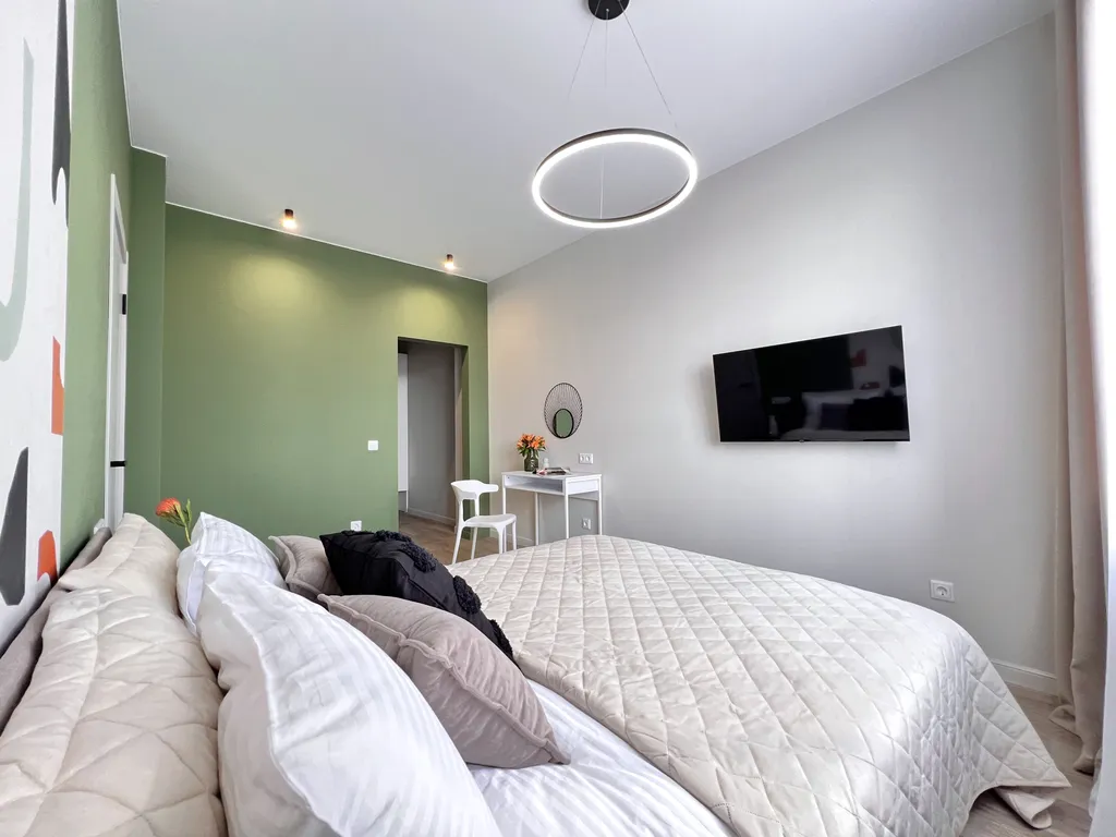 Трешка у аквапарка с панорамным видом на реку