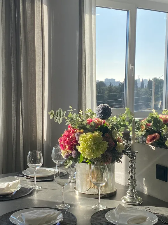 Двухкомнатный люкс с видом на Парк Победы и море