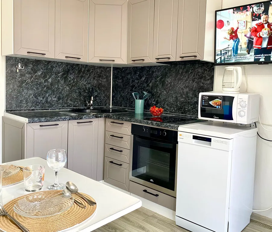 1К около моря и Кипарисового озера