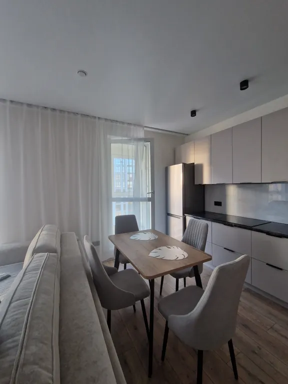 Комфортабельная евро трёхкомнатная, новая квартира