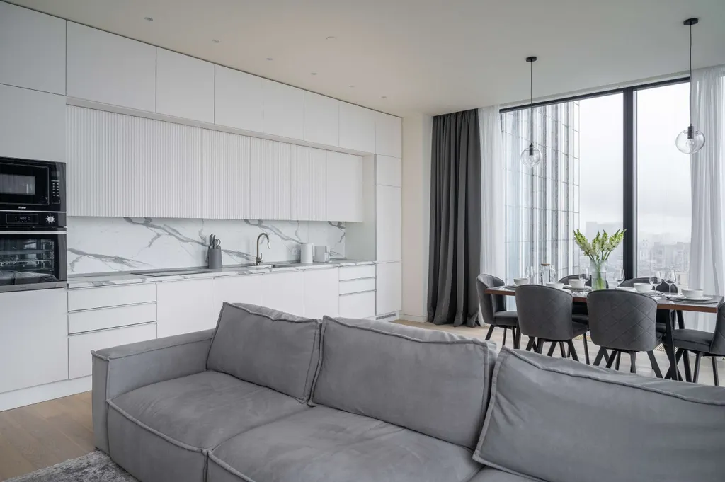 Просторные трёхкомнатные апартаменты в центре города в Capital Towers