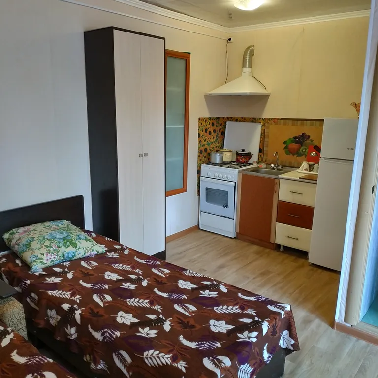 Комната с балконом