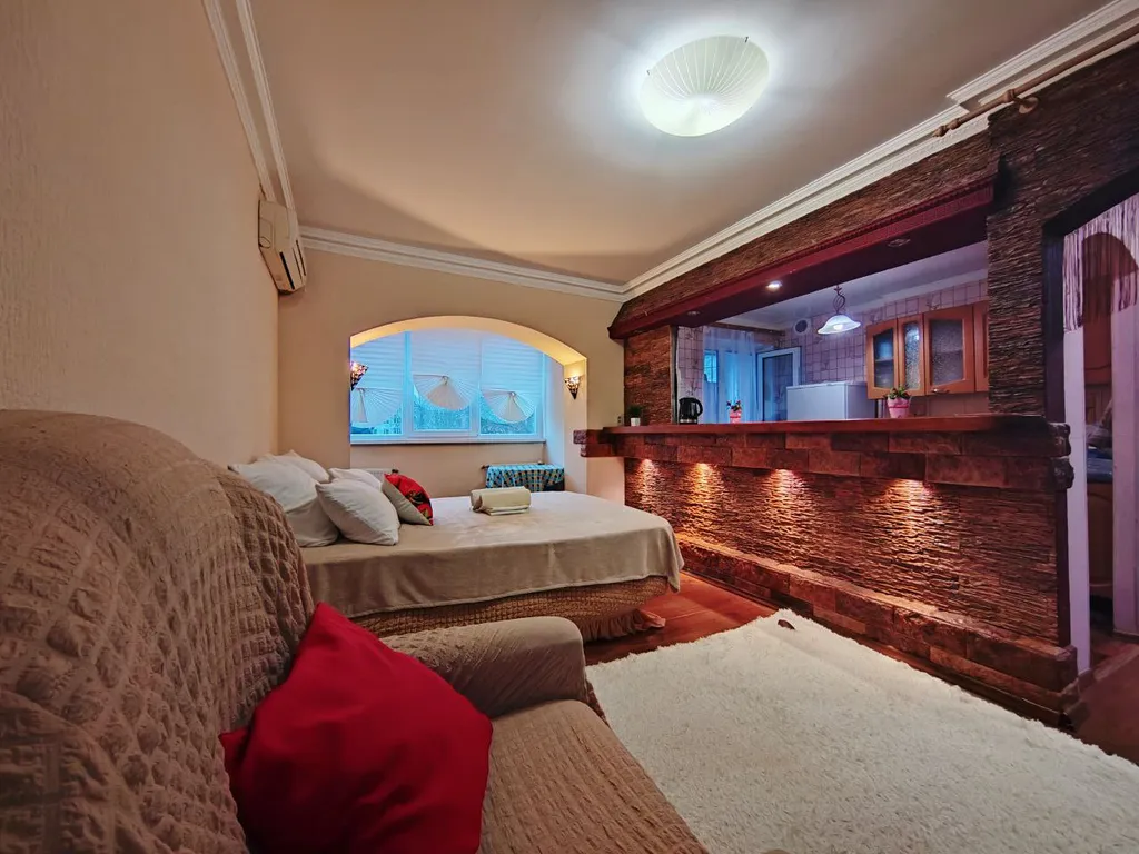 Уютная двушка на Жукова, 6