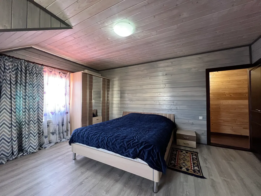 Дом с сауной и большой ванной на террасе