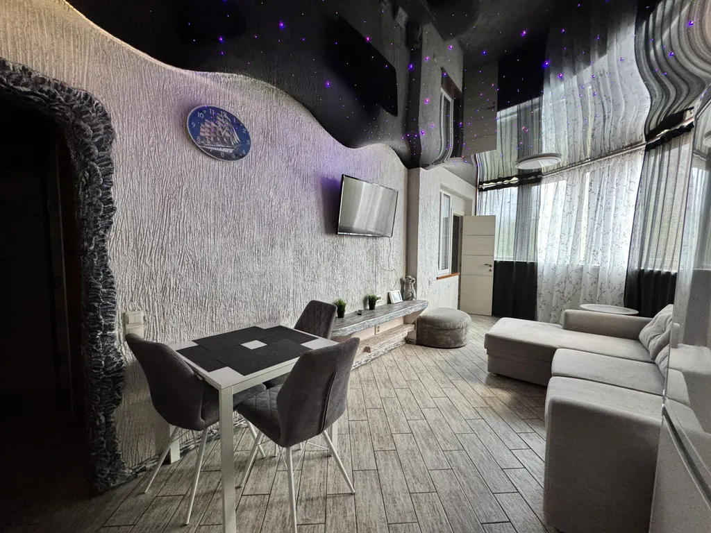 Омск, Кировский у ТЦ Мега