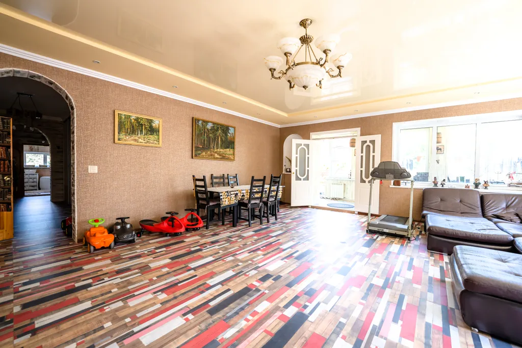 Огромный дом для отдыха с детьми