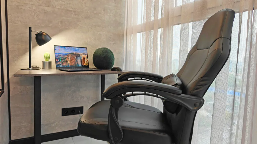 ТЕРРА48 | Гедонист люкс: рабочее место + панорамный балкон в центре