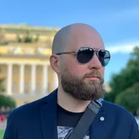 Роман Новиков