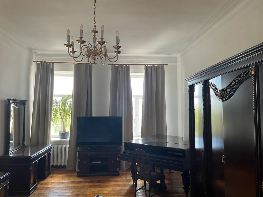 Уникальная 5-комнатная квартира на Фонтанке