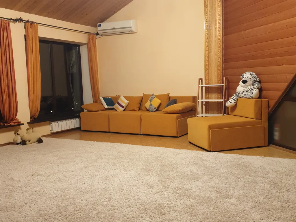 Дом-замок на море