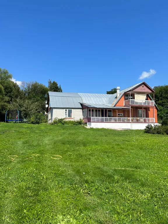 Большой уютный дом